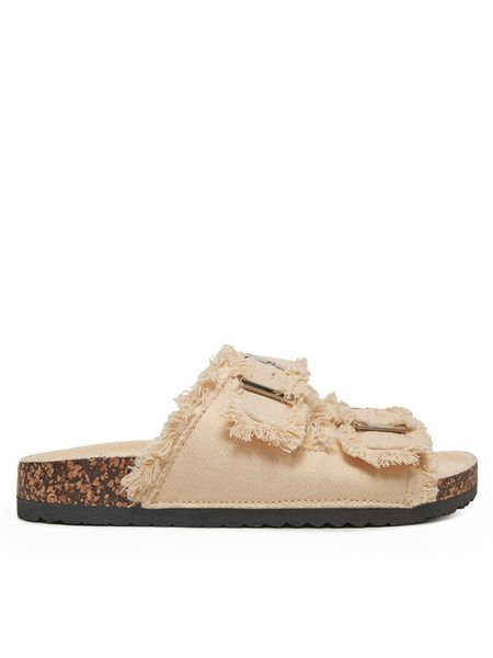 DeeZee Klapki F2011-10 Beżowy. Brązowe klapki DeeZee, bez wzorów, z materiału, bez obcasa. Za 119.99 zł.