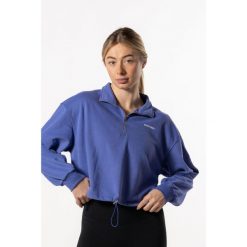 Damska krótka bluza z krótkim zamkiem i opuszczonym ramieniem – niebieski irys. Niebieskie bluzy AESTHETIC WOLF, l, bez wzorów, z bawełny, bez kaptura. Za 259.99 zł.