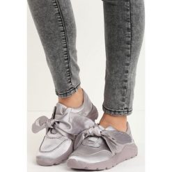 Szare Buty Sportowe Pinky Winky. Szare obuwie sportowe Born2be, z materiału, bez zapięcia. Za 29.99 zł.