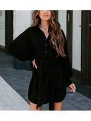 Milan Kiss Sukienka w kolorze czarnym rozmiar: M. Czarne sukienki Milan Kiss, na co dzień, m, bez wzorów, z wiskozy, bez kołnierzyka, bez ramiączek, mini, proste. Za 165.99 zł.