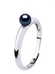 Mitzuko Srebrny pierścionek z perłą rozmiar: onesize. Szare pierścionki Mitzuko, z perłą, srebrne. Za 176.45 zł.