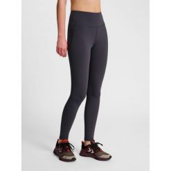 Damskie legginsy Hummel Pulse. Brązowe legginsy Hummel, bez wzorów, z podwyższonym stanem. Za 270.50 zł.