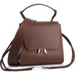Torebka PATRIZIA PEPE - 2V8534/A4XR-F1WC Chocolate. Brązowe torebki klasyczne Patrizia Pepe, bez wzorów, ze skóry, bez dodatków. W wyprzedaży za 739.00 zł.