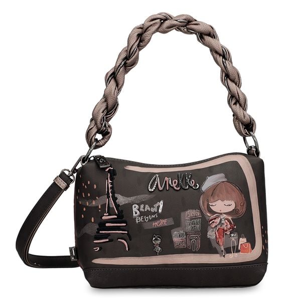 Brązowa Mała Damska Torebka Anekke Z Elegancką Rączką Mademoiselle. Brązowe listonoszki Anekke, z aplikacjami, z materiału, na ramię, małe, z nadrukiem, bez dodatków. Za 339.00 zł.