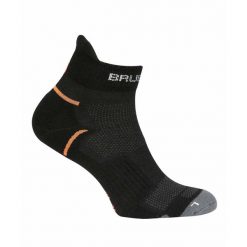 Skarpety do biegania damskie Brubeck Running Light. Czarne skarpety Brubeck, bez wzorów, z bawełny. Za 34.99 zł.