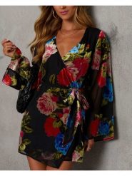 Milan Kiss Sukienka w kolorze czarnym rozmiar: XL. Czarne sukienki Milan Kiss, na co dzień, xl, bez wzorów, z wiskozy, bez kołnierzyka, bez ramiączek, mini, kopertowe. Za 165.99 zł.