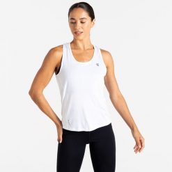 Damska koszulka sportowa bez rękawów Modernize II. Białe koszulki sportowe Dare 2b, bez wzorów, bez ramiączek. W wyprzedaży za 59.99 zł.