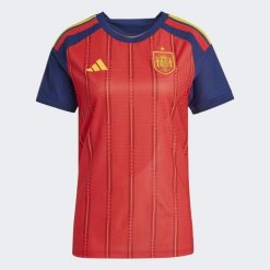 Koszulka domowa Hiszpania 26 Authentic. Czerwone bluzki Adidas, bez wzorów, sportowe, bez kołnierzyka, bez ramiączek. Za 649.00 zł.