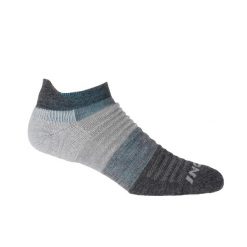 Skarpety merino Inov-8 Merino Low Sock. Szare skarpety Inov-8, bez wzorów. Za 56.99 zł.