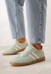 Zielone Sneakersy w Stylu Kultowych Tenisówek Genenor. Zielone obuwie sportowe Born2be, z dresówki, bez zapięcia, tenisowe. Za 89.99 zł.