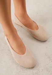 Beżowe Balerinki z Imitacji Zamszu w Stylu Basic Saraphiele. Brązowe baleriny Renee, bez wzorów, z jeansu, bez obcasa. Za 74.99 zł.