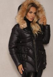 Czarna Trapezowa Kurtka z Pikowanymi Przeszyciami i Kapturem z Odpinanym Futrem Deoiala. Czarne kurtki narciarskie Renee, l, bez wzorów, z polaru, narciarskie. Za 159.99 zł.