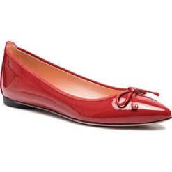 Baleriny UNISA - Areny Pa Rouge Patent. Czerwone baleriny Unisa, bez wzorów, z lakierowanej skóry, bez obcasa, na płaskiej podeszwie. W wyprzedaży za 239.00 zł.