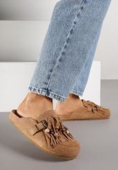 Jasnobrązowe Klapki na Platformie Ozdobione Koralikami Klamrami i Frędzlami Leurecea. Brązowe klapki Renee, bez wzorów, z jeansu, bez obcasa, na platformie. Za 119.99 zł.