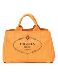 PRADA Torebka w kolorze żółtym - 35 x 23 x 22 cm rozmiar: onesize. Żółte torby na ramię Prada, bez wzorów, z materiału, przez ramię, bez dodatków. Za 3,131.99 zł.