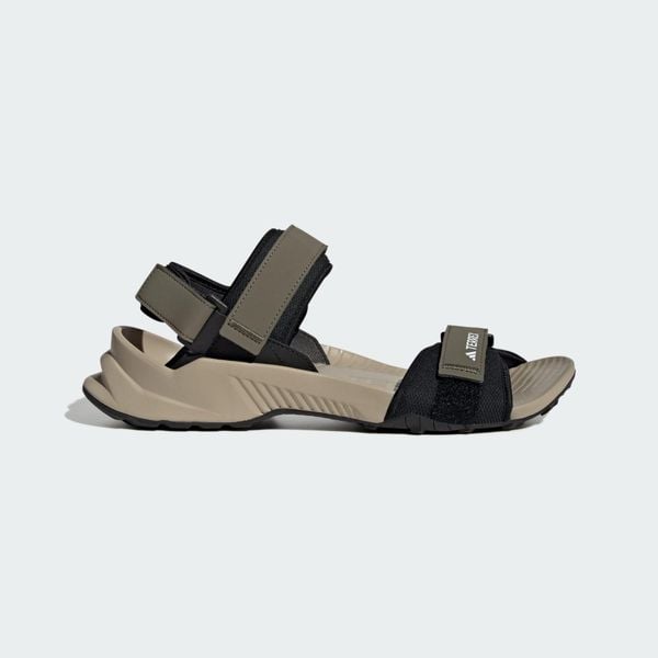 Sandały Terrex Hydroterra. Brązowe sandały Adidas, bez wzorów, bez obcasa, bez zapięcia. Za 239.00 zł.