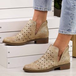 Złote jeans wiosenne ażurowe botki damskie M.Daszyński Sa62-102. Żółte botki M.Daszyński, na jesień, w ażurowe wzory, z jeansu, z okrągłym noskiem, bez obcasa, na obcasie, bez zapięcia. Za 199.00 zł.
