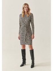 TATUUM Sukienka "Kilig" w kolorze czarno-kremowym rozmiar: XL. Czarne sukienki Tatuum, xl, bez wzorów, bez kołnierzyka, bez ramiączek, midi. Za 190.63 zł.