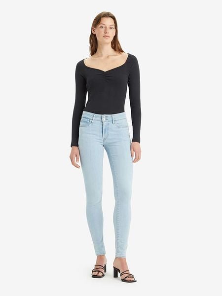 Levi's Dżinsy - Skinny fit - w kolorze błękitnym rozmiar: W28/L32. Niebieskie jeansy Levi's®, l, z aplikacjami. Za 227.31 zł.