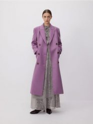 Dwurzędowy płaszcz z wełną - jasnofioletowy. Fioletowe płaszcze Reserved, l, bez wzorów, z tkaniny, bez kaptura. W wyprzedaży za 499.99 zł.