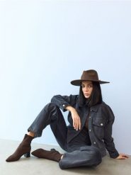 Sztruksowe jeansy straight leg z wysokim stanem - szary. Szare jeansy Sinsay, bez wzorów, z podwyższonym stanem. Za 69.99 zł.
