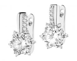 Kolczyki srebrne z cyrkoniami. Szare kolczyki Apart, z cyrkonią, srebrne. Za 249.00 zł.