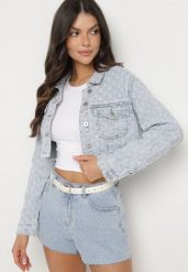 Jasnoniebieska Kurtka Jeansowa o Krótkim Kroju Zdobiona Przetarciami Zaritia. Niebieskie kurtki Born2be, l, z aplikacjami, z jeansu, bez kaptura. Za 129.99 zł.