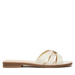 Klapki Guess. Brązowe klapki Guess, z aplikacjami, bez obcasa. Za 349.99 zł.