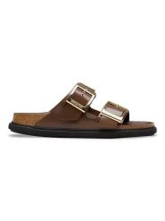 Birkenstock Klapki "Arizona" w kolorze brązowym rozmiar: 39. Brązowe klapki Birkenstock, bez wzorów, z otwartym noskiem, bez obcasa. Za 731.60 zł.