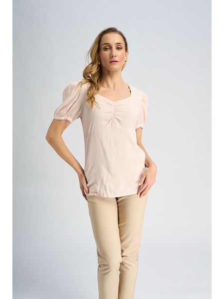 Marks & Spencer Bluzka w kolorze jasnoróżowym rozmiar: 36. Różowe bluzki Marks & Spencer, bez wzorów, z wiskozy, bez kołnierzyka, bez ramiączek. Za 38.00 zł.