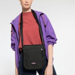 Torba na ramię Eastpak Flex. Czarne torby na ramię Eastpak, bez wzorów, casualowe, na ramię, bez dodatków. Za 228.50 zł.