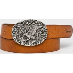 Wrangler - Pasek skórzany. Żółte paski Wrangler, bez wzorów, z materiału. W wyprzedaży za 79.90 zł.