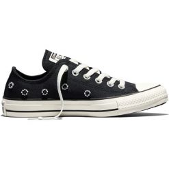 Buty sportowe Converse Chuck Taylor All Star. Czarne obuwie sportowe Converse, bez wzorów, bez zapięcia. Za 590.00 zł.