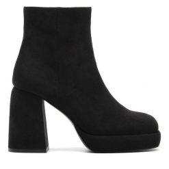 Botki Jenny Fairy. Czarne botki Jenny Fairy, bez wzorów, bez obcasa, na słupku, bez zapięcia. Za 179.99 zł.
