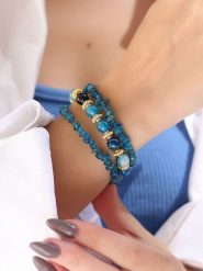 Pierres delicates Pozłacana bransoletka z agatami i azurytami rozmiar: onesize. Niebieskie bransoletki Pierres delicates, z agatem, pozłacane. Za 52.99 zł.