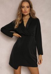 Czarna Sukienka Periope. Czarne sukienki Renee, bez wzorów, bez kołnierzyka, bez ramiączek, mini, kopertowe. Za 69.99 zł.