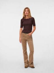 Vero Moda Koszulka dzianinowa w kolorze brązowym rozmiar: XS. Brązowe bluzki Vero Moda, xs, bez wzorów, z dzianiny, bez kołnierzyka, bez ramiączek. Za 77.95 zł.