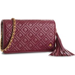 Torebka TORY BURCH - Fleming Flat Wallet Cross-Body 46449 Imperial Garnet 609. Czerwone torebki klasyczne Tory Burch, bez wzorów, ze skóry, bez dodatków. W wyprzedaży za 789.00 zł.