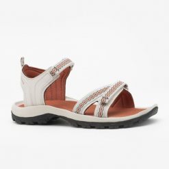 Sandały turystyczne damskie Quechua NH500. Brązowe sandały QUECHUA, bez wzorów, z materiału, sportowe, bez obcasa, bez zapięcia. Za 129.99 zł.