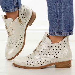 Złote ażurowe botki damskie Vinceza 58620. Żółte botki VINCEZA, na jesień, w ażurowe wzory, z jeansu, z okrągłym noskiem, bez obcasa, na obcasie, bez zapięcia. Za 219.00 zł.