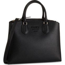Torebka DKNY - Noho-Lg Trpl Compt R91DHA74 Blk/Vicuna. Czarne torebki klasyczne DKNY, bez wzorów, ze skóry, bez dodatków. W wyprzedaży za 679.00 zł.