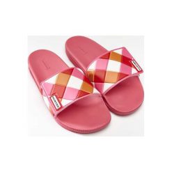 Różowe Klapki Hunter WOMENS ORIGINAL. Czerwone klapki Molly.pl, bez wzorów, z materiału, bez obcasa. Za 179.00 zł.