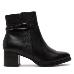Botki Tamaris. Czarne botki Tamaris, bez wzorów, bez obcasa, na słupku, bez zapięcia. Za 569.99 zł.