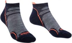 BRIDGEDALE Skarpety damskie ULTRALIGHT T2 MERINO PERFORMANCE LOW navy candy-S. Niebieskie skarpety Bridgedale, bez wzorów, z elastanu. Za 68.15 zł.