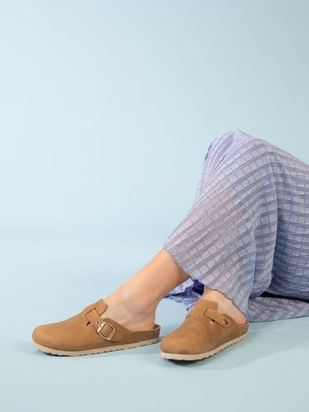 BACKSUN Skórzane klapki "Oslo" w kolorze karmelowym rozmiar: 37. Brązowe klapki Backsun, bez wzorów, bez obcasa. Za 136.95 zł.