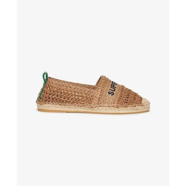 Sandały espadryle z haftowanego rafii dla kobiet Superdry. Brązowe sandały Superdry, bez wzorów, z materiału, klasyczne, bez obcasa, bez zapięcia. Za 278.45 zł.