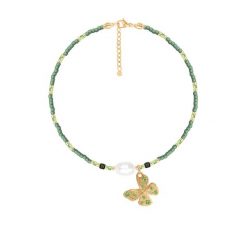 Bransoletka z zielonymi japońskimi koralikami Miyuki z zawieszką Papillon. Zielone bransoletki Lilou, z perłą, pozłacane. Za 358.00 zł.