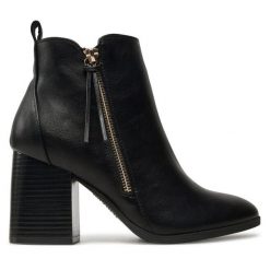 Botki Call It Spring. Czarne botki Call it Spring, bez wzorów, bez obcasa, na słupku, bez zapięcia. Za 369.99 zł.