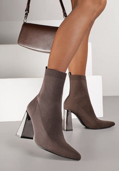 Brązowe Botki Vices na Obcasie z Elastyczną Cholewką Falienne. Brązowe botki Born2be, bez wzorów, bez obcasa, na obcasie, bez zapięcia. Za 139.99 zł.