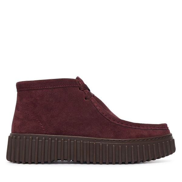 Trzewiki Clarks. Czerwone botki Clarks, bez wzorów, bez obcasa, na płaskiej podeszwie, bez zapięcia. Za 519.99 zł.